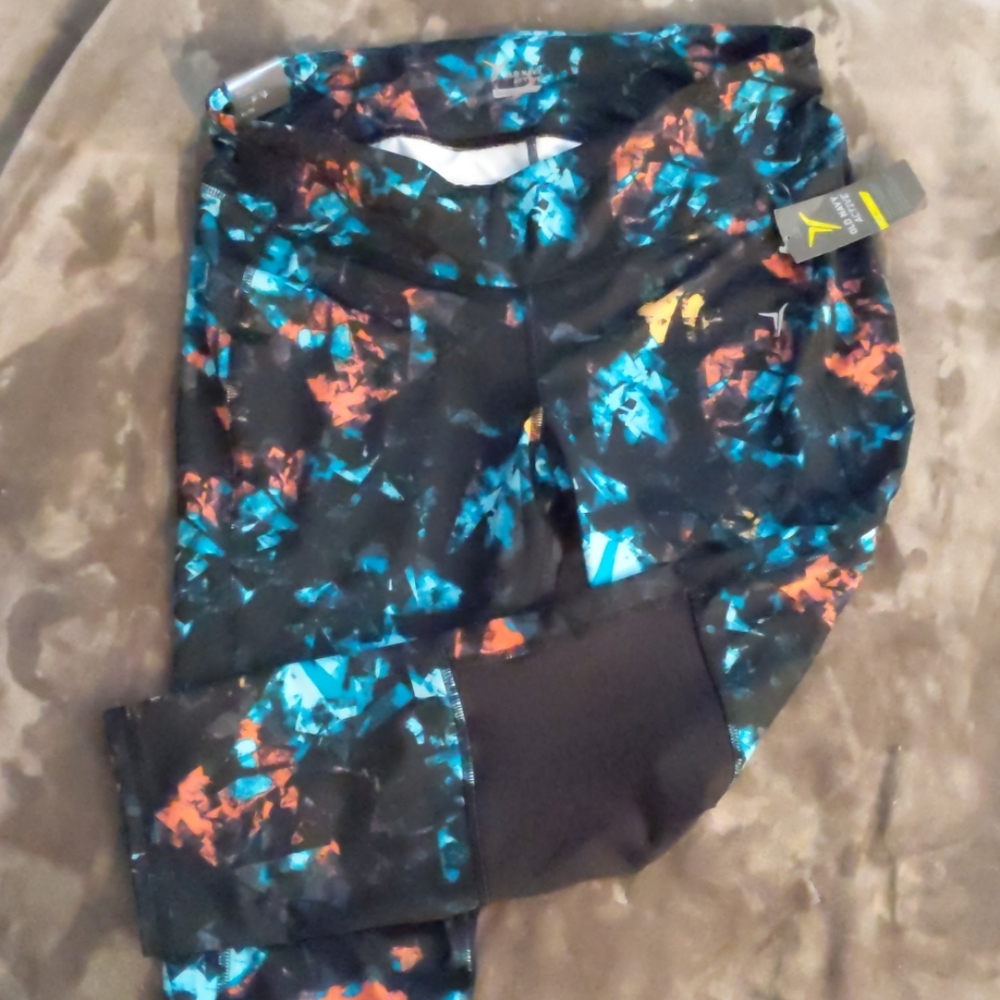 Old navy bran new active wear